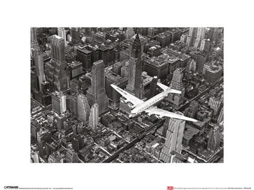 Affiche Art Time Life Dc 4 Over Manhattan 40x30cm Pyramid PPR44038 | Yourdecoration.fr