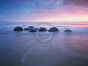 Popp Hackner  Moeraki Boulders affiche art 80x60cm | Yourdecoration.fr